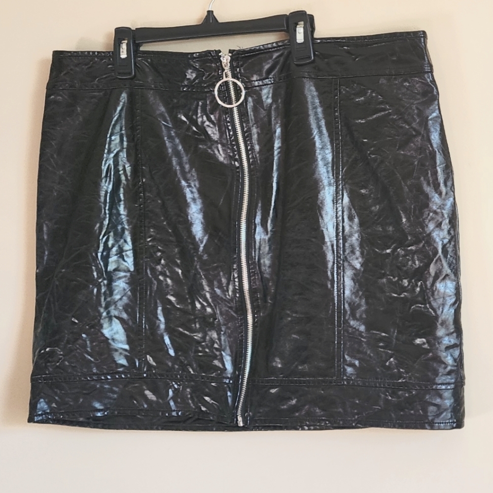 Forever 21 Black Leather Mini Skirt O-Ring Zipper Size 2XL